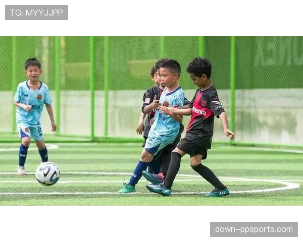 德甲俱乐部联合推出青少年足球发展计划，覆盖全国200所小学